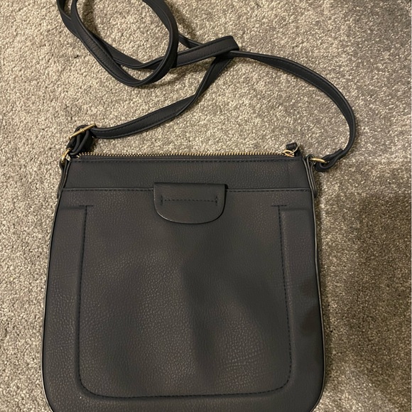 Cross body - Picture 2 of 2